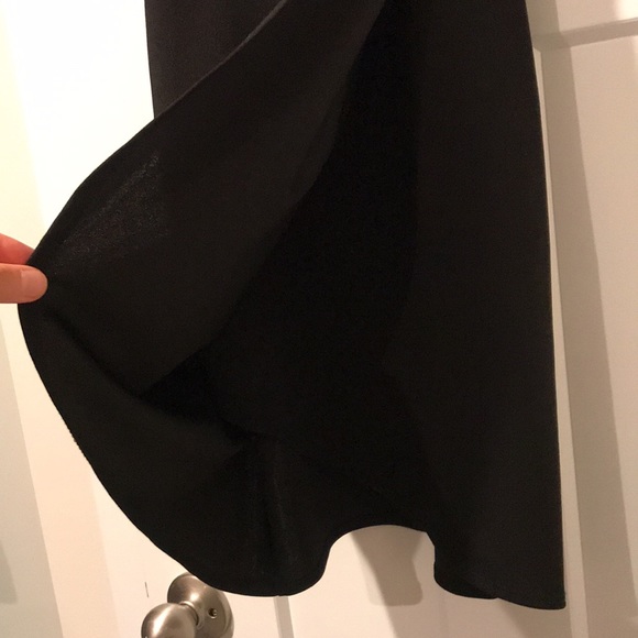 Little black dress 🖤 Size small. Knee length spaghetti strap V-neck. Lulus. - Picture 4 of 6